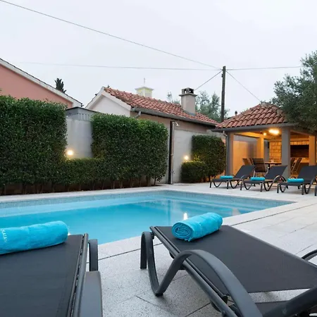 Mare Mar With Pool