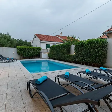 Mare Mar With Pool